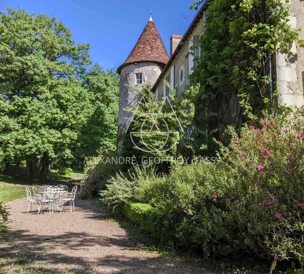 09ujua8biqvrmpzqyt1zqqo8uipkmigu5m06f1qxs-jpg