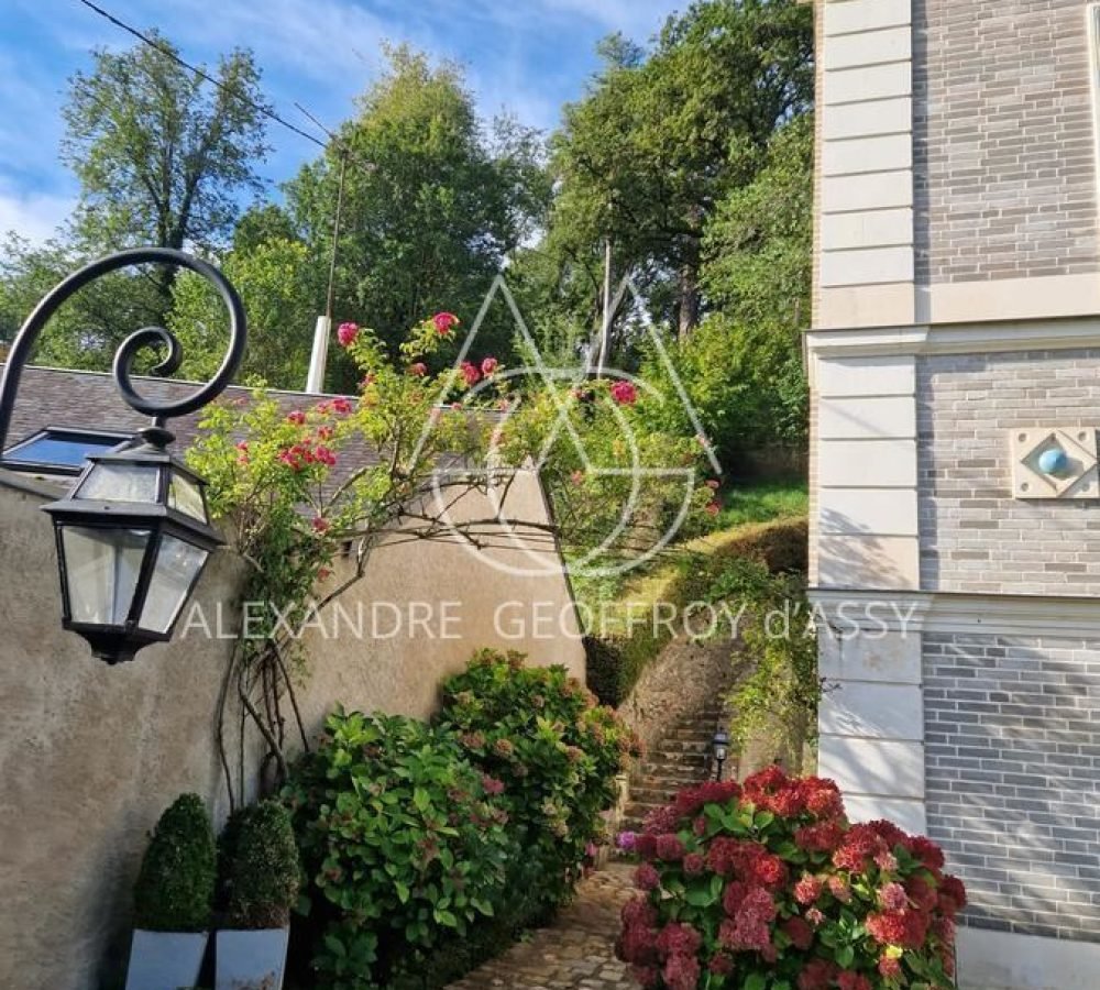 8445083d-5013-4153-a228-6ea6161be2ff