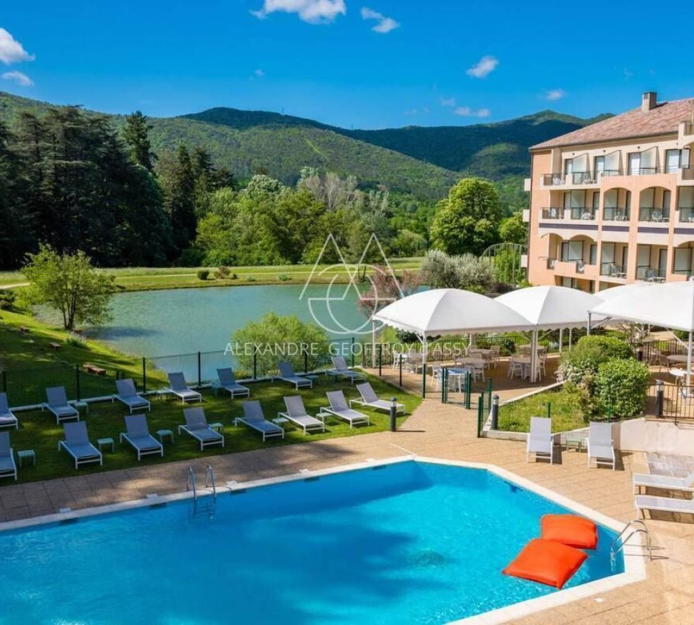 bp-lessourcesdedieulefit-piscine-007