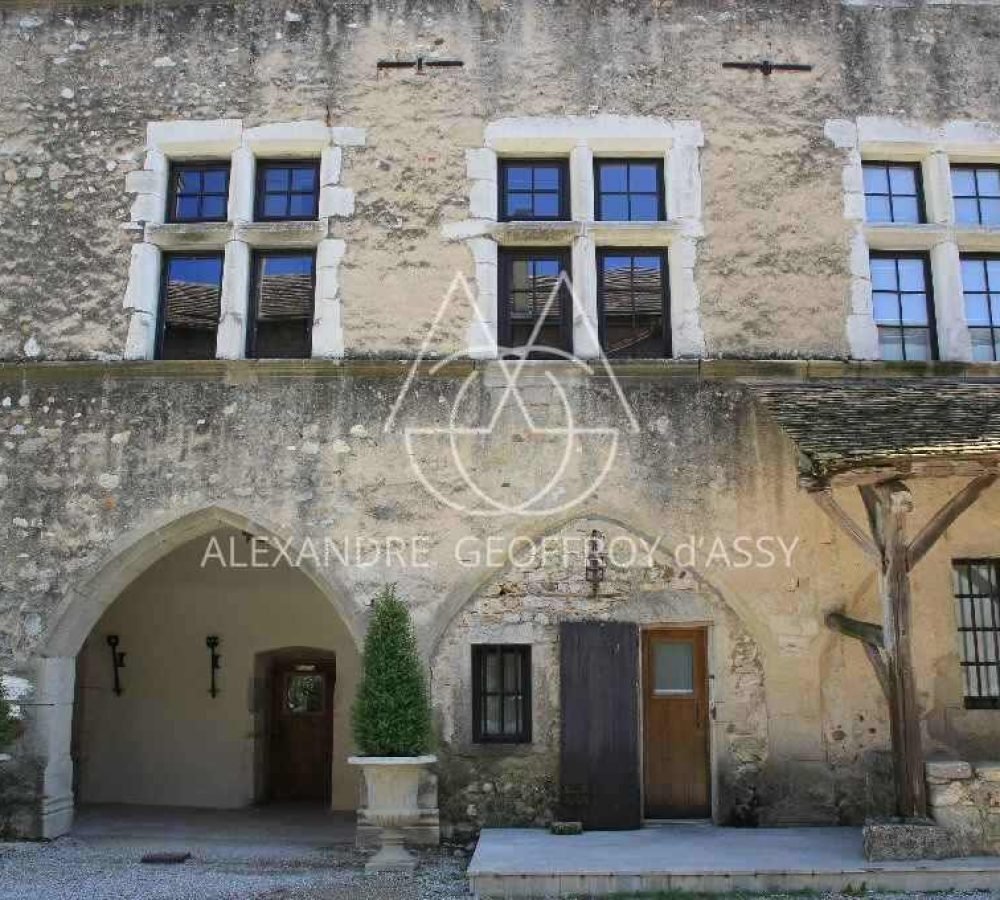 chateau-de-sainte-julie-01_b